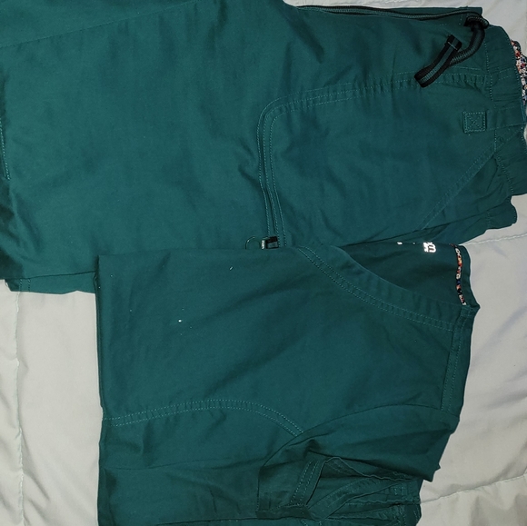 Maevn Scrub sets - Picture 11 of 15